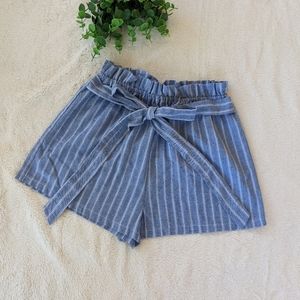 🌷3/15🌷 Striped stretchy shorts with bow